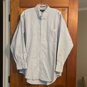 Lands’ End no iron men’s dress shirt